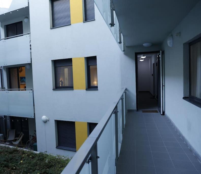 Flamingo - Balcony, Ac, Downtown Appartement *