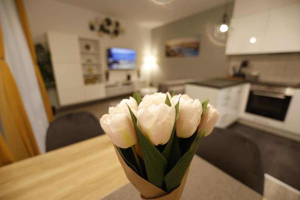 Appartement Flamingo - Balcony, Ac, Downtown Boedapest